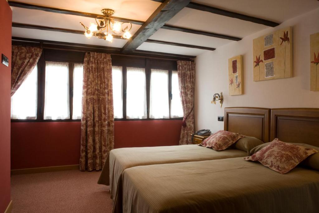 Hotel El Foyu Colunga Pokoj fotografie